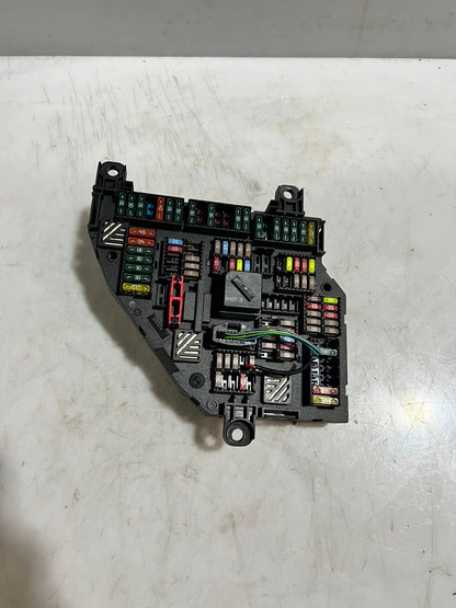 2011-2016 BMW 5' 550i F07 F10 F11 F18 F12 F13 F01 Fuse Relay Box 9210857 OEM