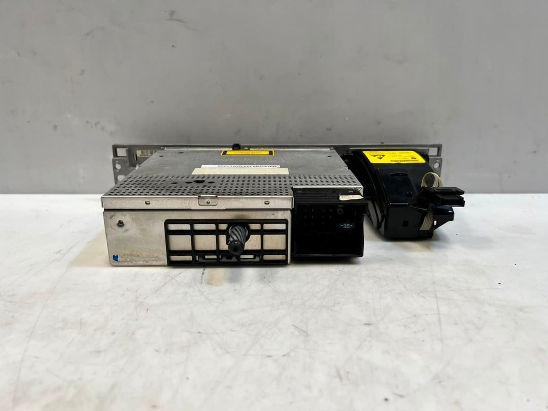 BMW  7 Series E65 E66 Radio Cd Player Dvd Player Navigation SYSTEM 6935623