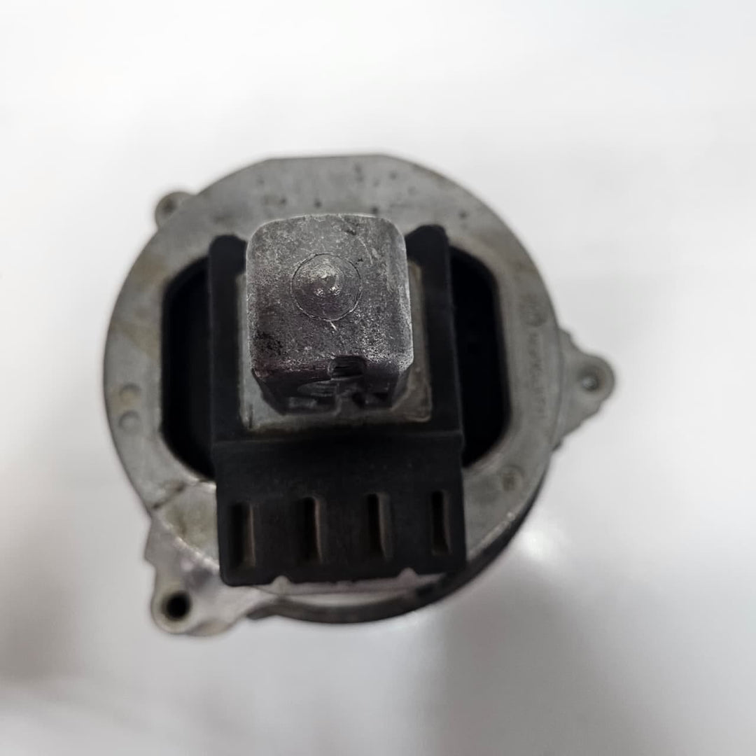 2019-2022 BMW X5 G05 Engine Mount Right 9844522