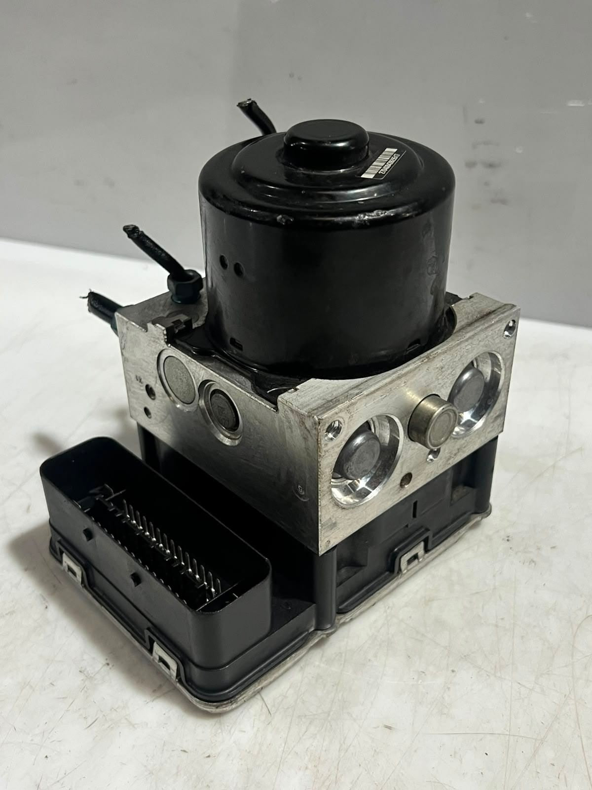 2011-2017 BMW X3 F25 and X4 F26 Abs Brake Pump Control Module 6857644 OEM