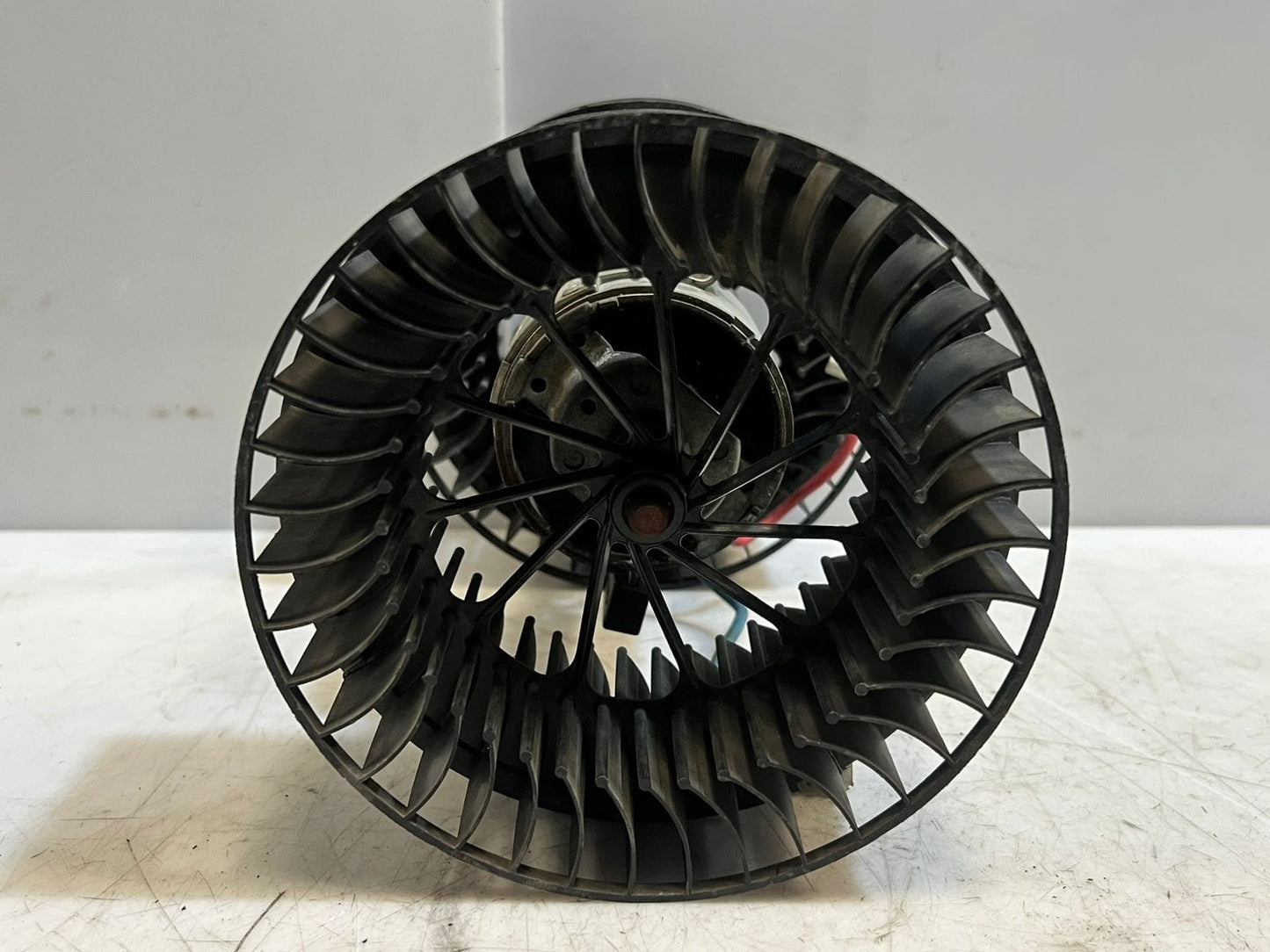 BMW 725 728 730 735 750 740 Hvac Blower Motor Assembly Front 8391809 OEM