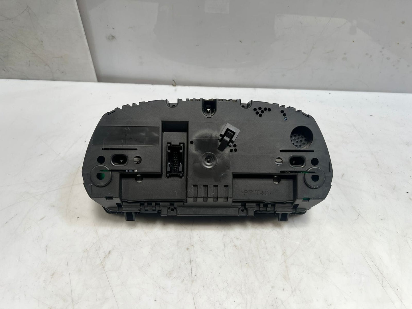 2011-2012 BMW X1 E84 Instrument Cluster SPEEDOMETER 9242340 OEM