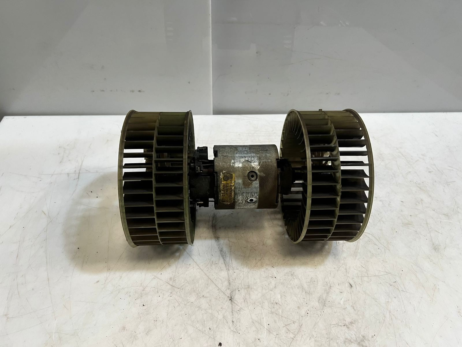BMW E32 7 Series E34 5 Series 12V HVAC Heater Blower Motor 1374377 OEM