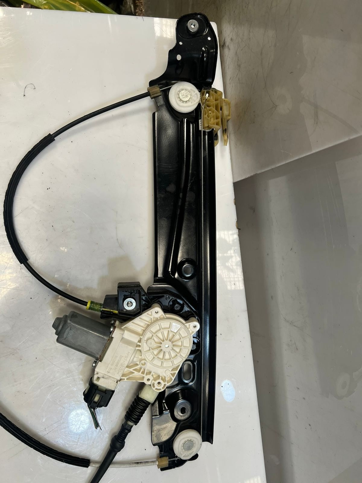 2010-2016 BMW 528i 5 Series F10 F11 Window Regulator Front Left 7182111 OEM