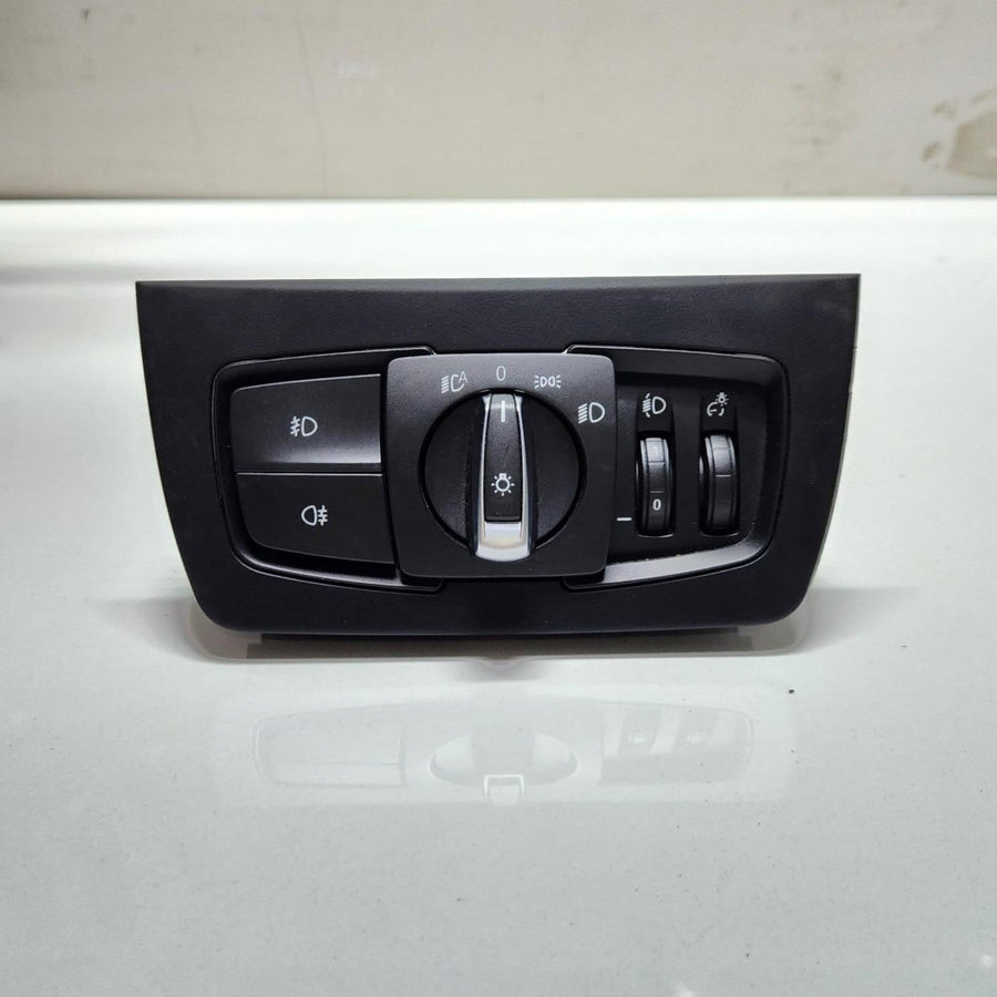 2013 BMW 320i Headlight Switch Control Unit 9265305 F20 F21 F30 F31 F32 OEM