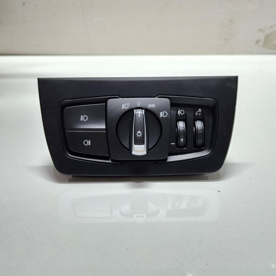 2013 BMW 320i Headlight Switch Control Unit 9265305 F20 F21 F30 F31 F32 OEM