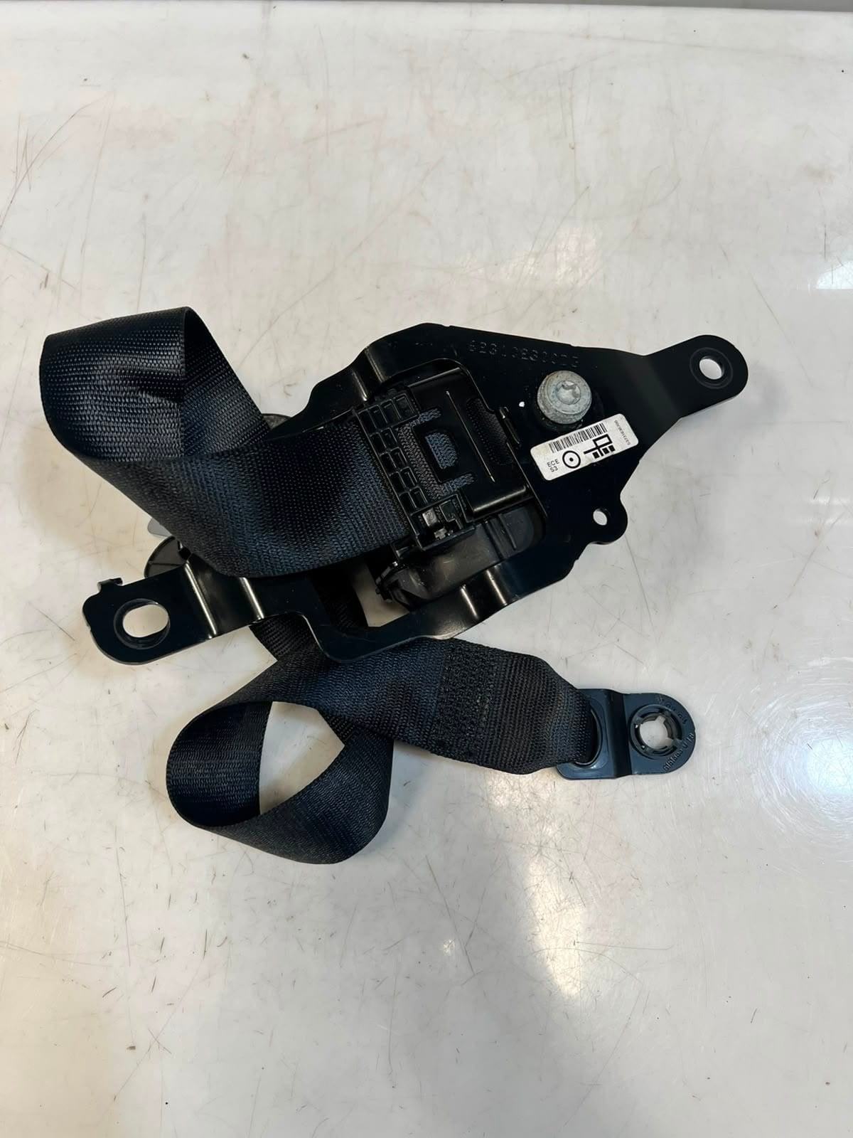 2013-2019 BMW X5 F15 Rear LEFT Seat Belt 623201300C OEM