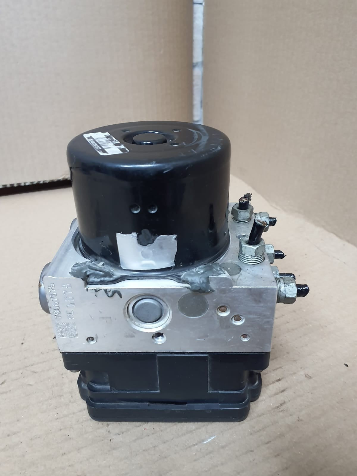 2005-2007 BMW 3 Series E90 E91 E92 E93 330i 335i 330d ABS Pump/Module 6776069