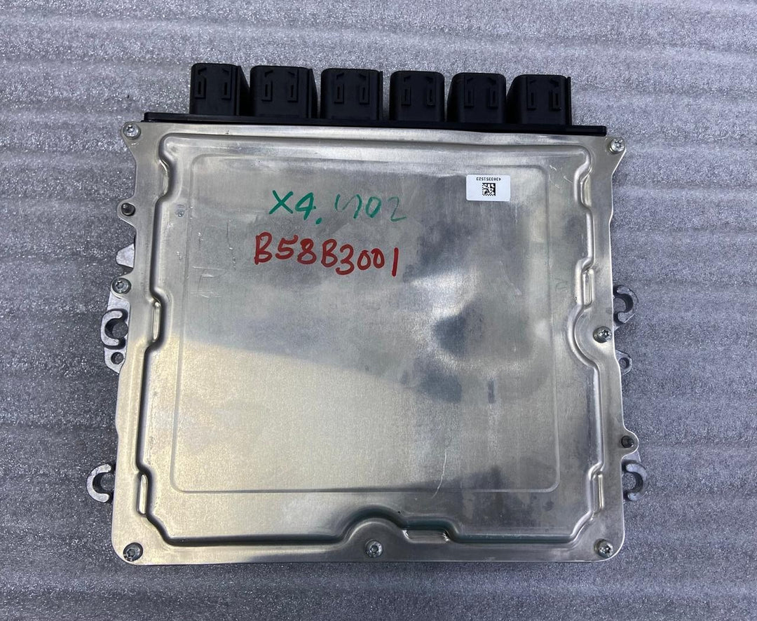 OEM BMW X4 G02 ENGINE CONTROL UNIT ECU ONLY DME 5A57784 BOSCH