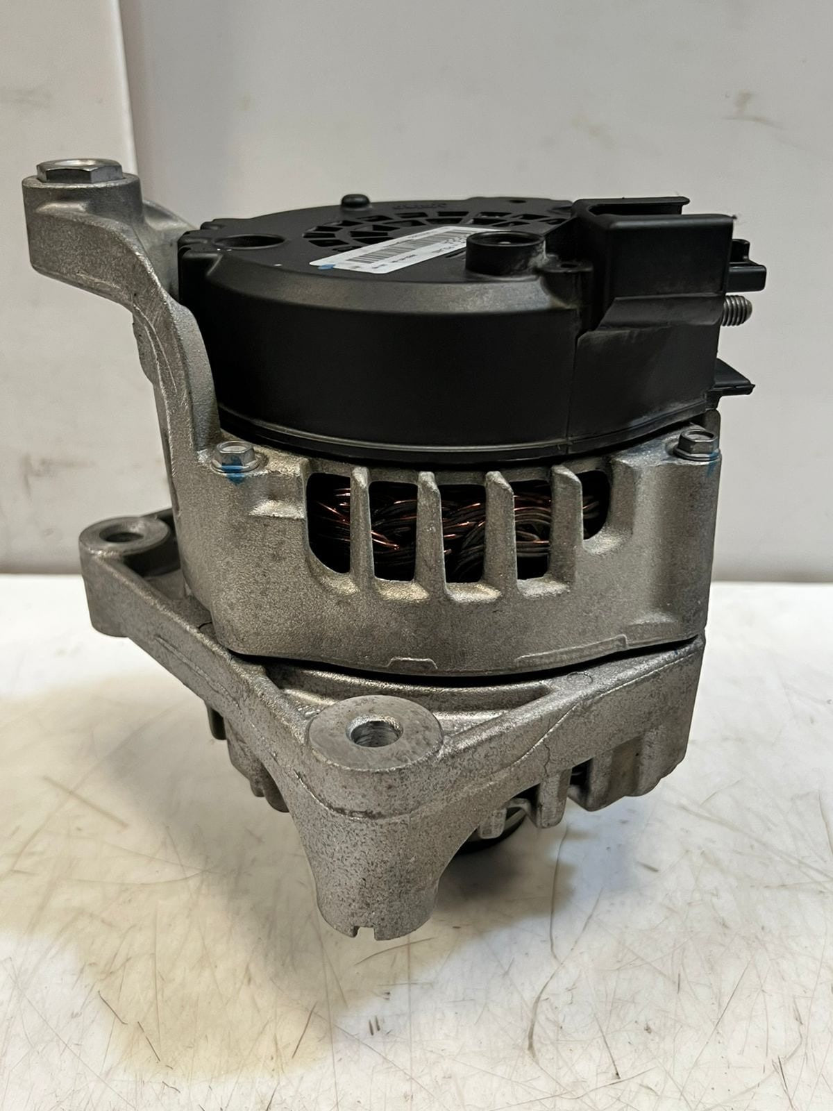BMW 5 Series F10 F118 F25, 7 Series, X3, X5, and X6 Alternator FGN23S032 OEM