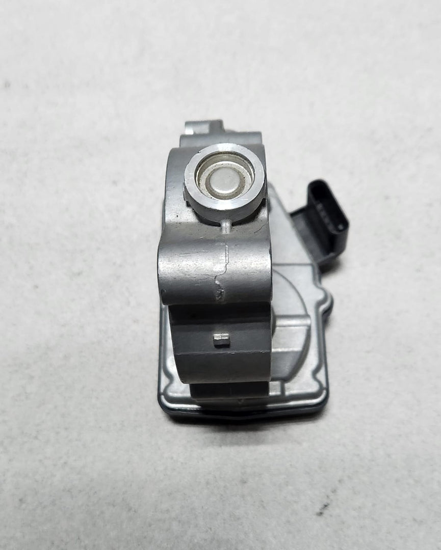 Genuine 2018-2020 BMW X2 Throttle Body 7619008 F48 G05 G07 G11 G1 G30 F90 F92
