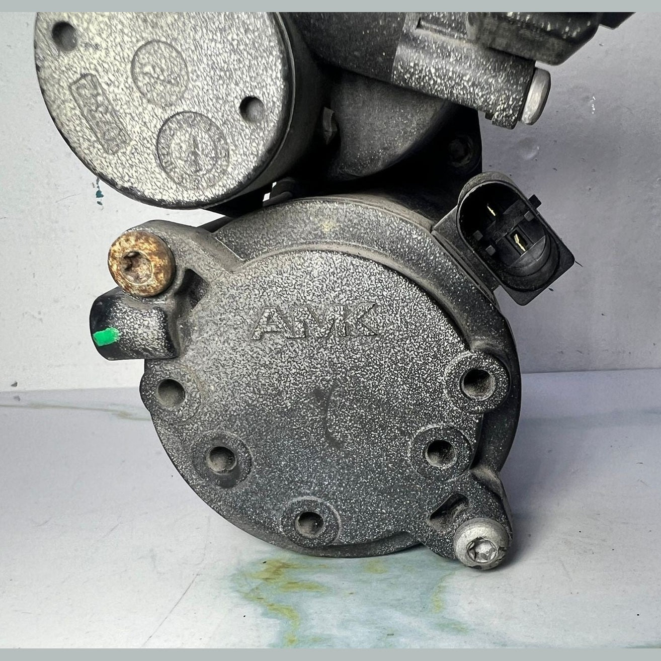 Mercedes W639 Vito V-Class  Airmatic Air Suspension Compressor Pump A639 3200404