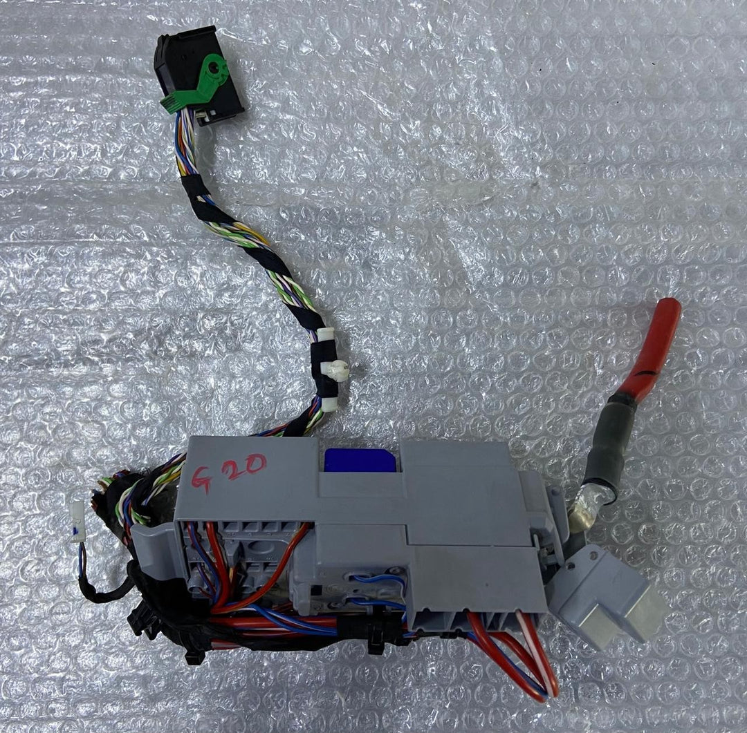 OEM BMW G20 X3 G01 Power Distribution Control Unit Module Front Fuse Box 6807487