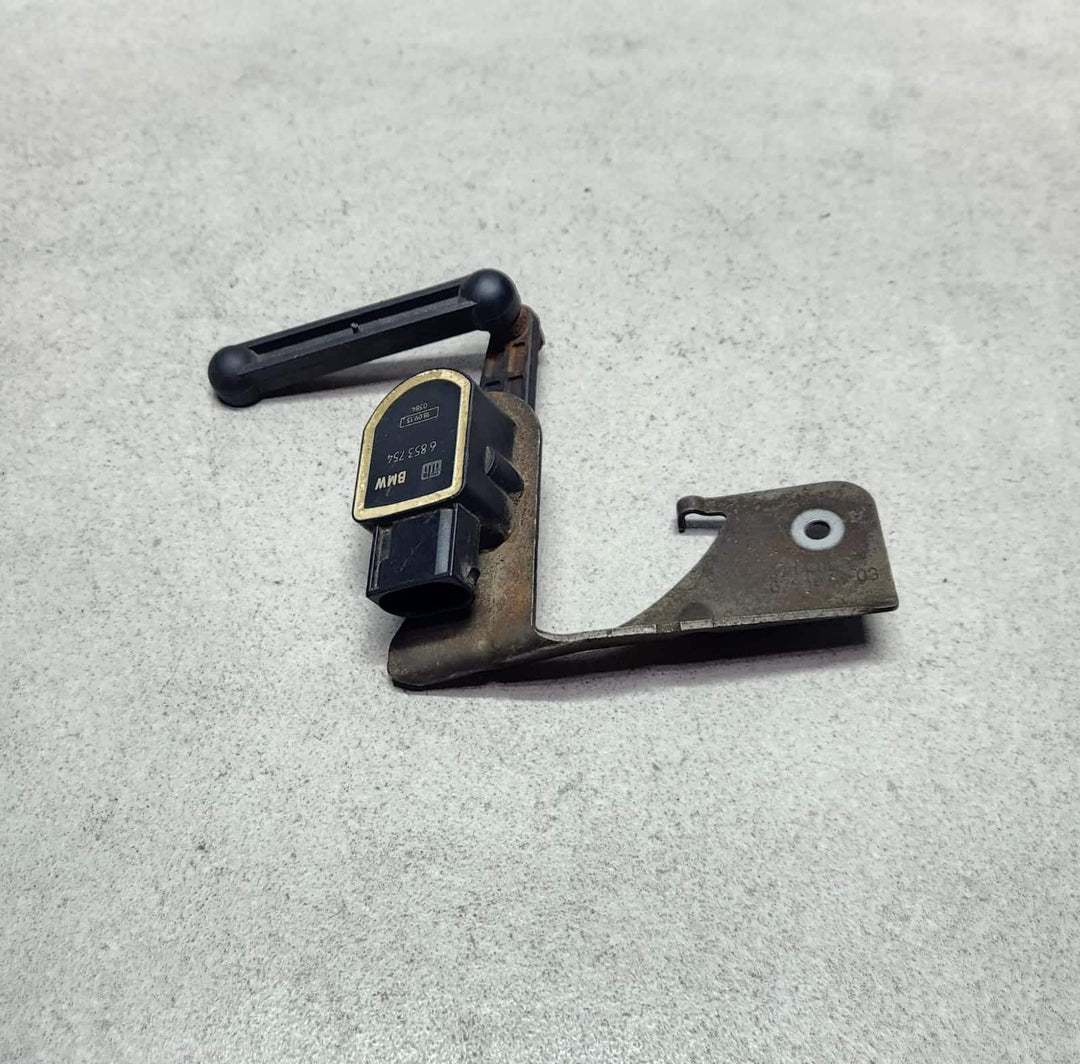BMW Headlight Level Sensor Front 6853754  3 Series E90 E91 E92 X1 E84 and X5