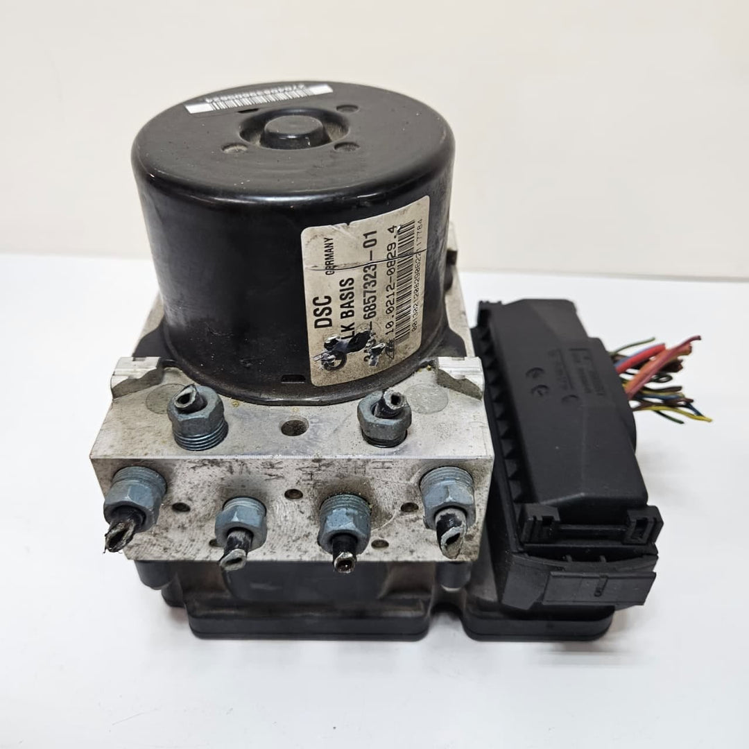 2012 BMW 3 Series F30 328i Abs Anti-Lock Brake Pump Control Module Unit 6857324