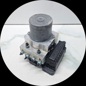 BMW F10 F11 F01 F06 ABS Hydraulic Pump Control Module 6868339 OEM