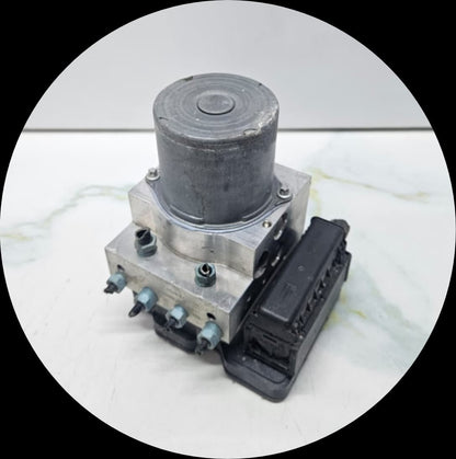 BMW F10 F11 F01 F06 ABS Hydraulic Pump Control Module 6868339 OEM