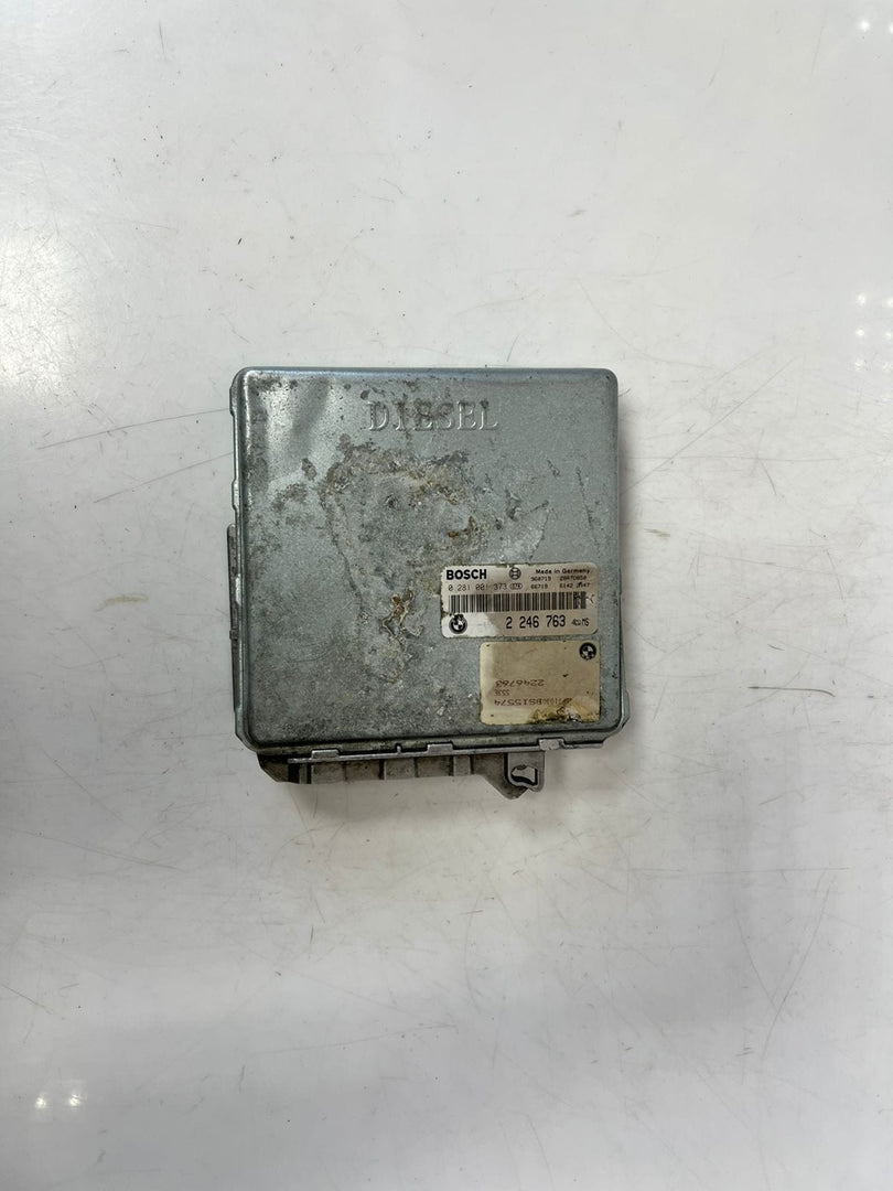 BMW E38 725TDS and E39 525TDS Engine Control Unit ECU 2246763 OEM