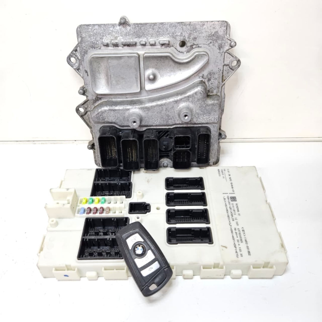 7649279-2013 BMW 5 Ser F10 F11 B38 Active Hybrid ECM Engine Control Unit DME Set