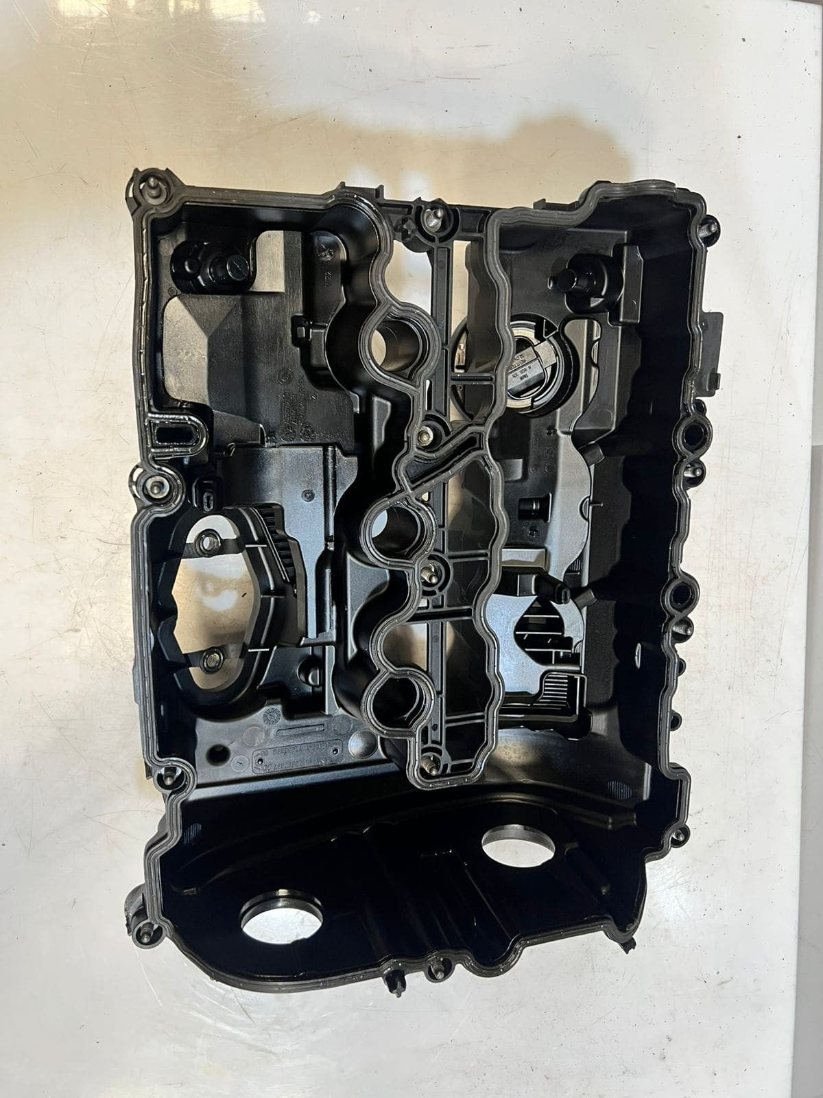 BMW Cylinder Head Cover 7611277