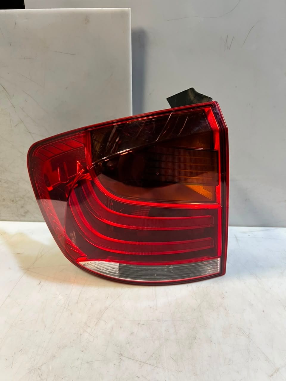 2010-2015 BMW X1 E84 Tail Light ASSEMBLE, Left SIDE BACK LIGHT 2990109 ECE 