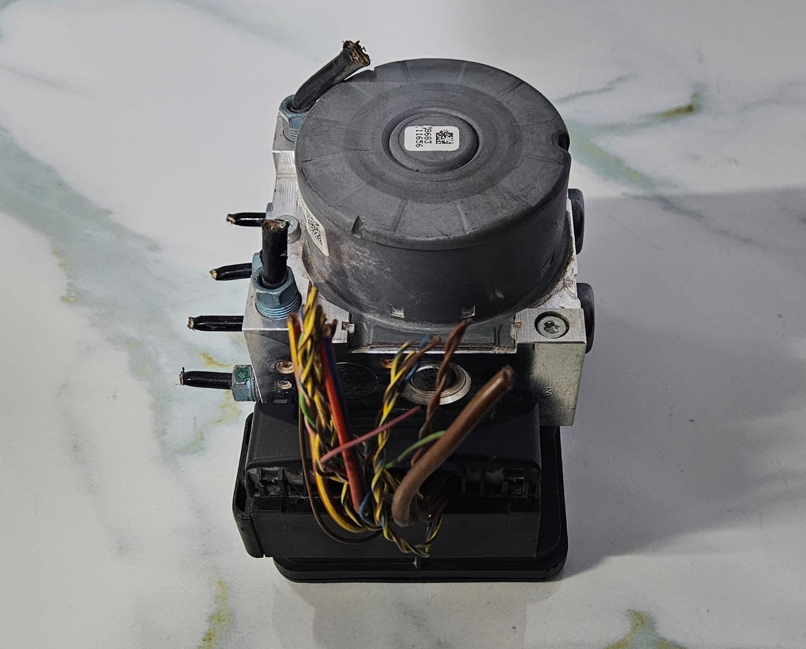 OEM BMW F20 F21 F22 F23 F30 F31 F32 ABS PUMP CONTROL MODULE 6871109 6871110