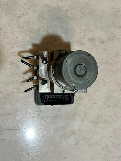 2016 BMW 528i 5 Series F10 and 6 Series F12 L6 DXC9 Abs Pump 6876908 OEM