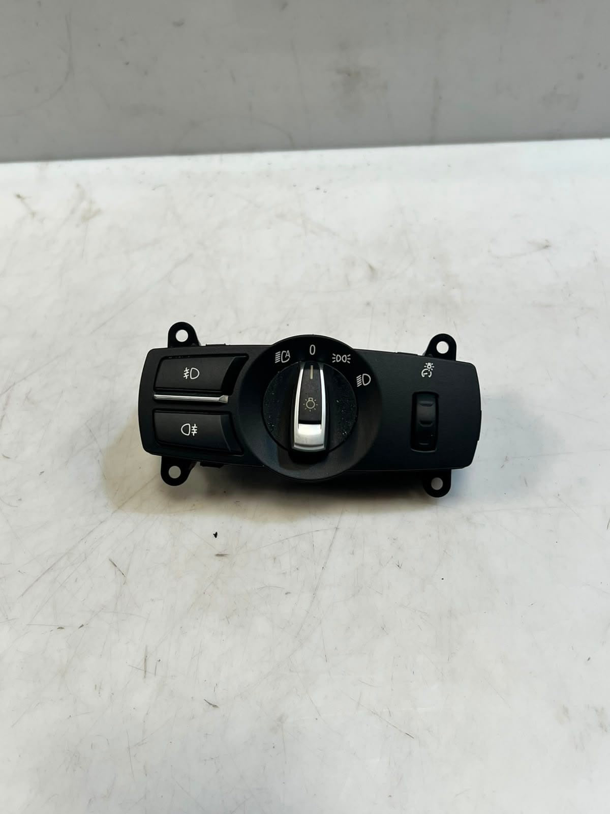 2010-2012 BMW 740i 5 Series F10 F11 6 Series F13 N47 D20 Light Switch 9192744