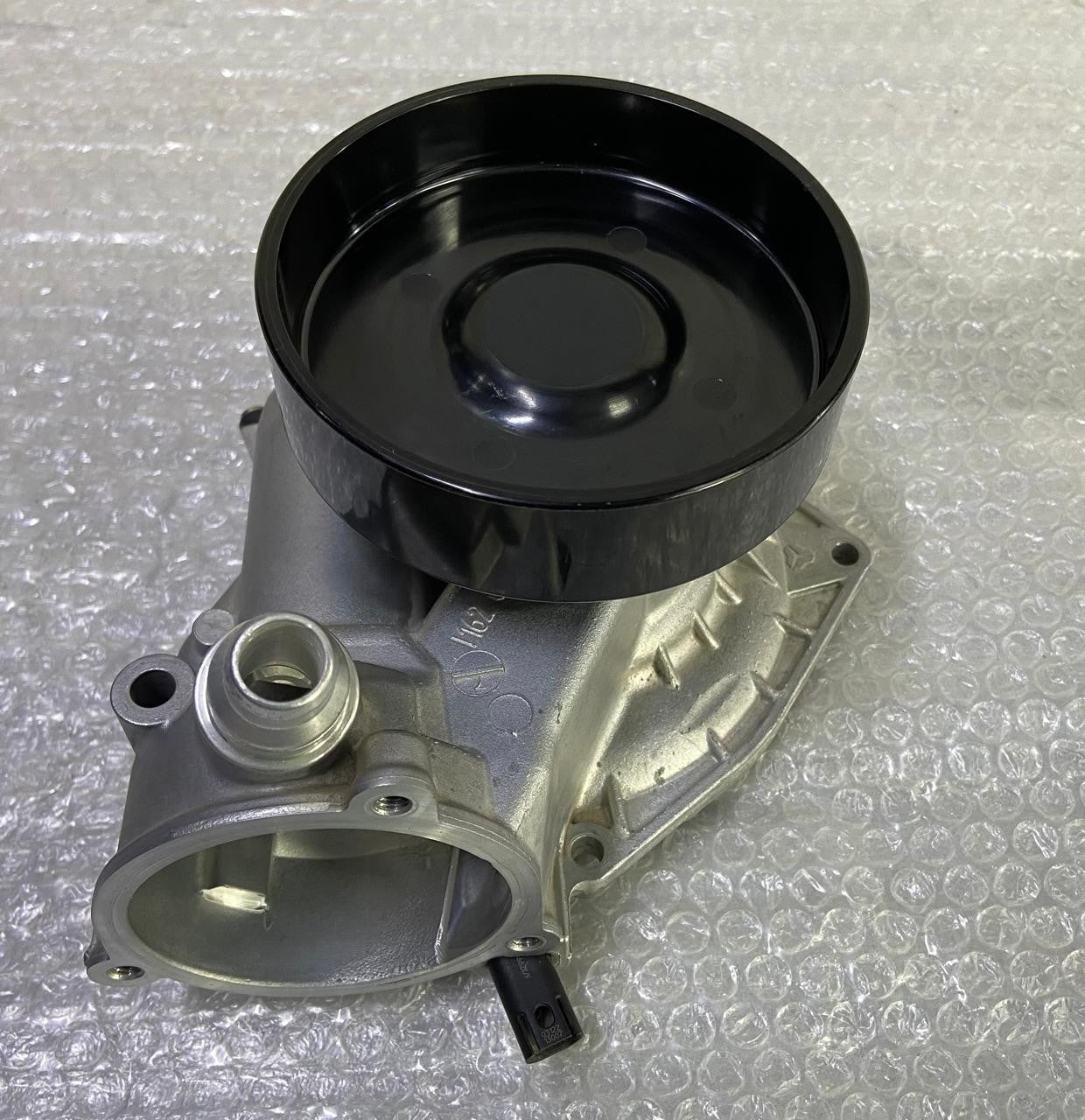 OEM BMW G30 M550d xDrive G11 G12 G05 G06 G07 Coolant Water Pump 7645961