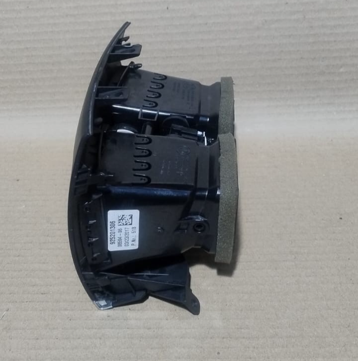 BMW F15 X5  REAR SEAT CENTER CONSOLE AC VENT TRIM HEATER 9252013