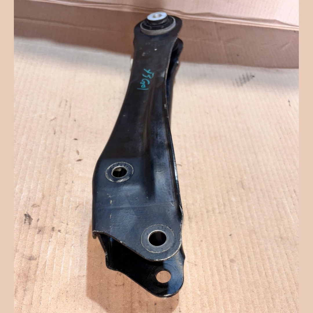 BMW OEM  X3 G01 X4 G02 REAR ROLL OVER STRUT WITH RUBBER MOUNT 3330 -6871020