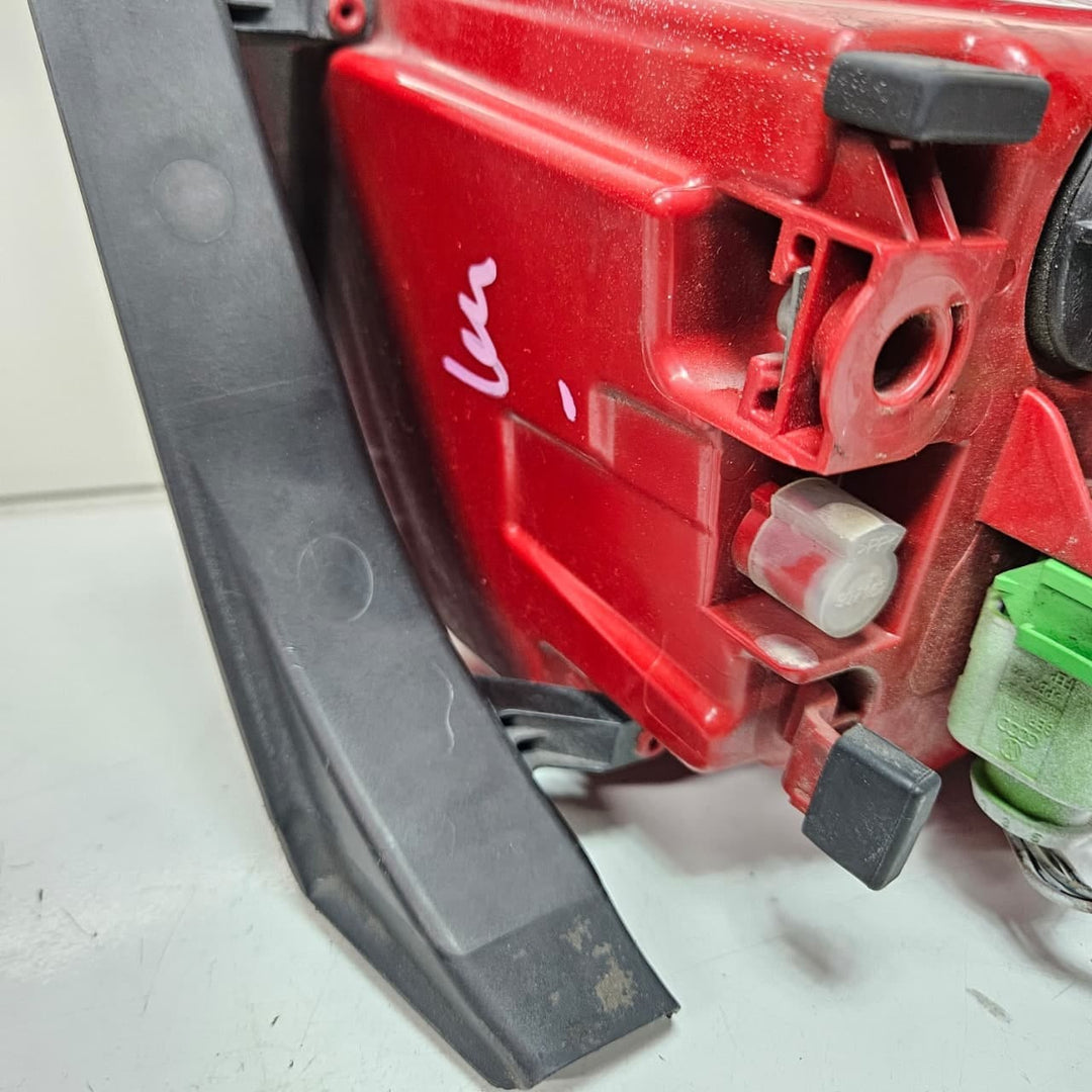 8K5945096AC-2013-2016 Audi A4 B8.5 A4 Quattro S4 Right Outer Rear Taillight OEM