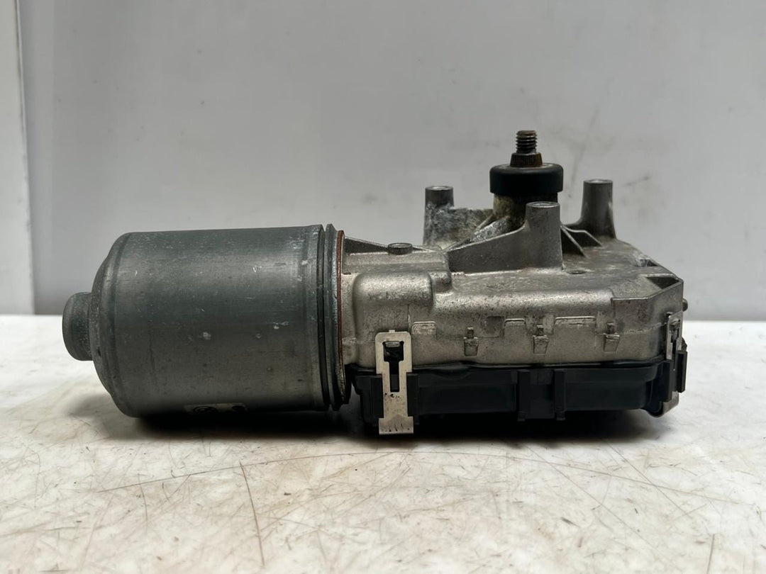 2005 BMW 730d 7 Series E65 E66 Front Windshield Wiper Motor 6923740 0390241806
