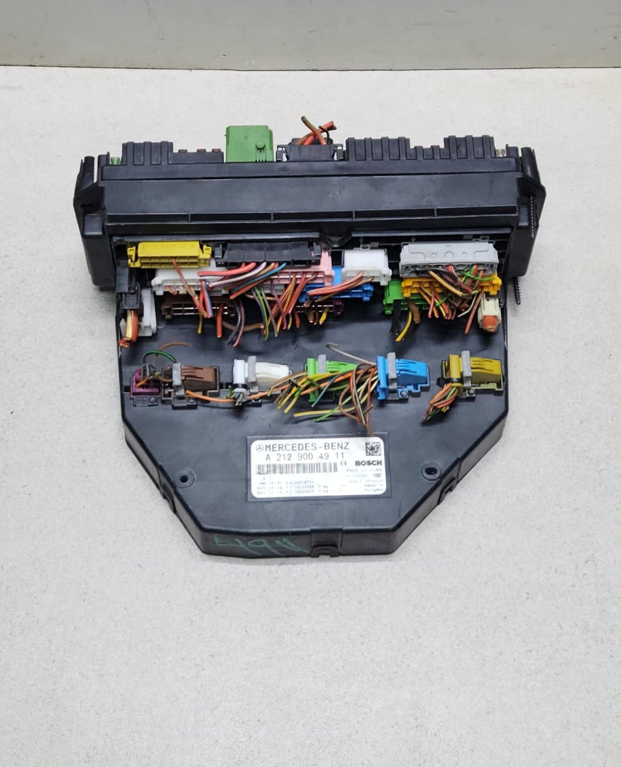 2012-16 Mercedes E200 Front SAM Fuse Box Control Module A2129004911 E-Class W212