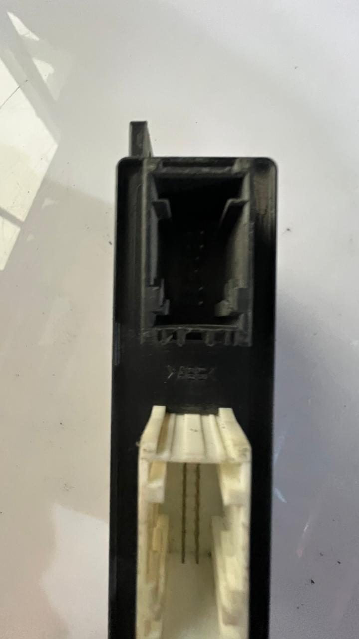 2001-2003 BMW 525i Door Control Module 6904245- E39 5-Series including 525i, 530