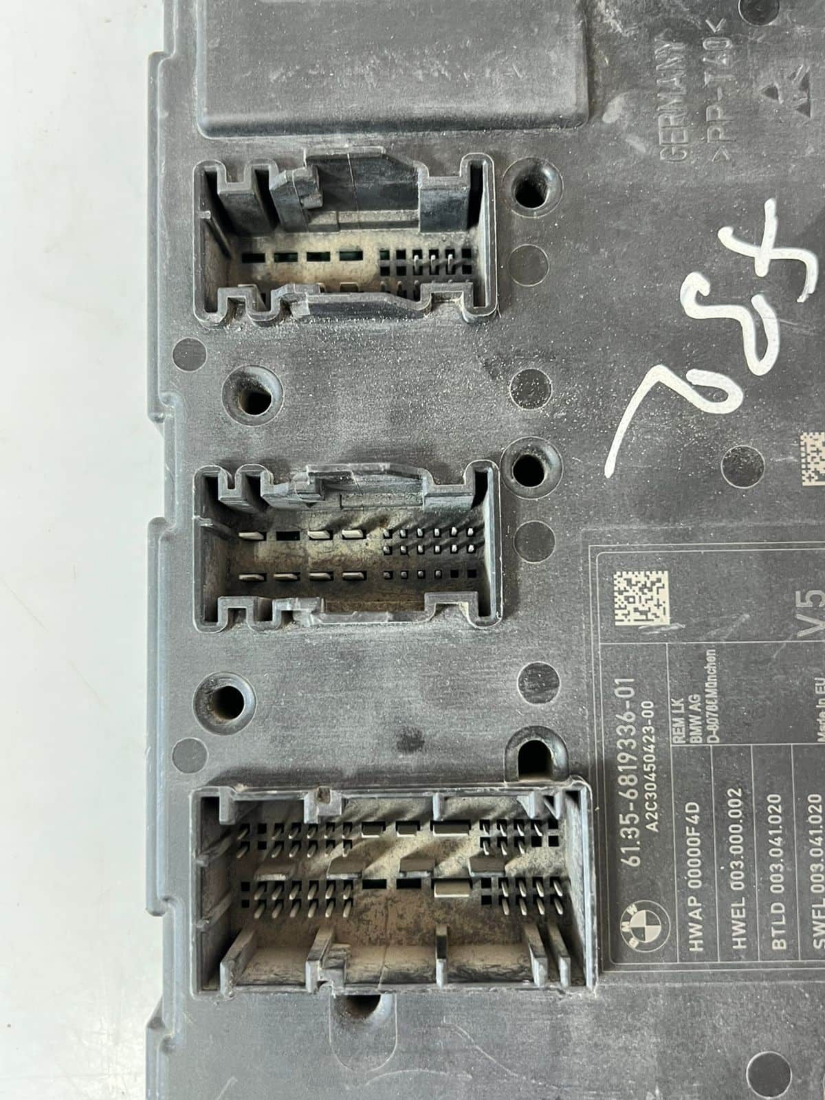 BMW F20 F30 F31 F32 F33 REAR FUSE BOX BODY COMFORT CONTROL MODULE UNIT 6819336