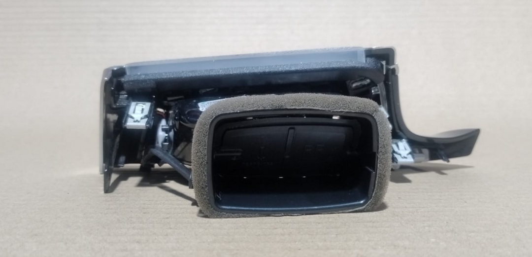 BMW G30 G31 G32 F90 RIGHT DASHBOARD AIR VENT GRILL TRIM RHD 9330858