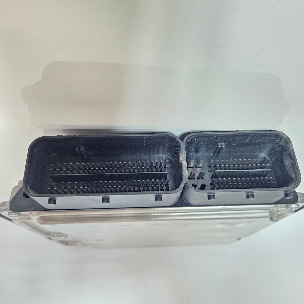 BMW 3 Series E90 320D Engine Control Unit ECU 2.0D Diesel DDE Bosch 8512047