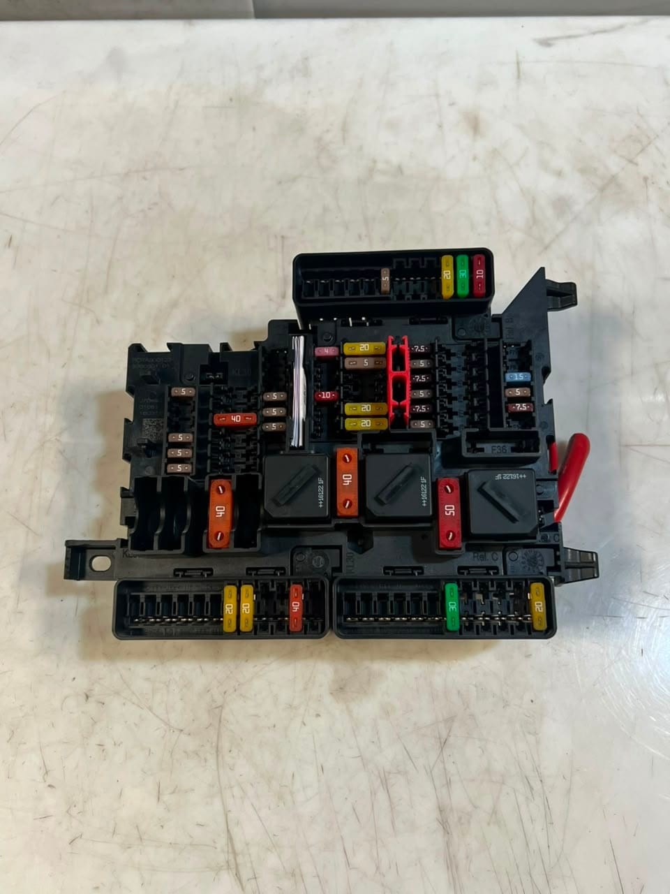 BMW 1' 2' X1 X2 F48 F39 F40 F45 POWER SUPPLY DISTRIBUTION Fuse Box 9270356 OEM