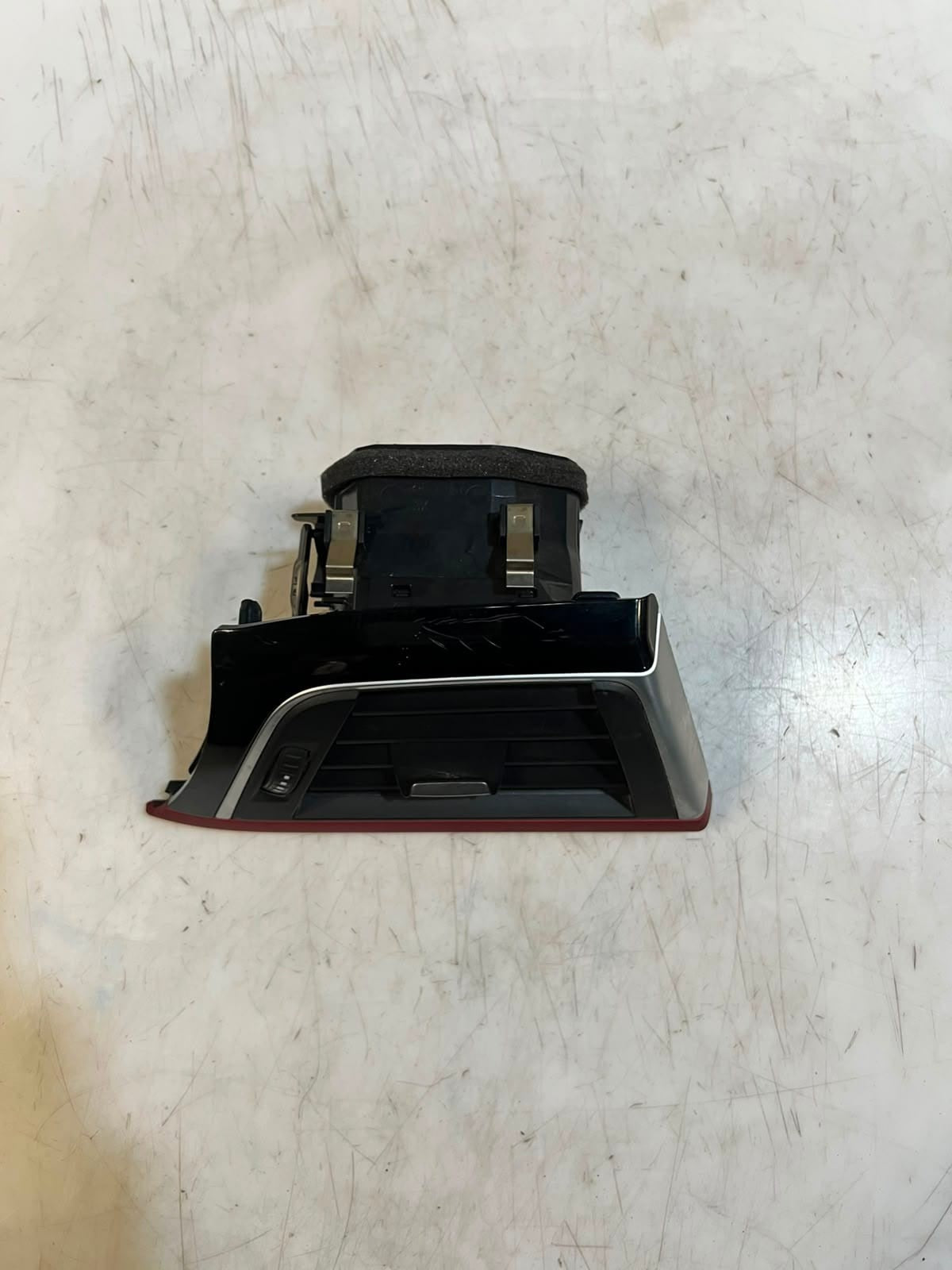 BMW 4' F30, F31, F80 F36 F32 F82 M4 Dashboard Air Vent Grille Right 9231995 OEM