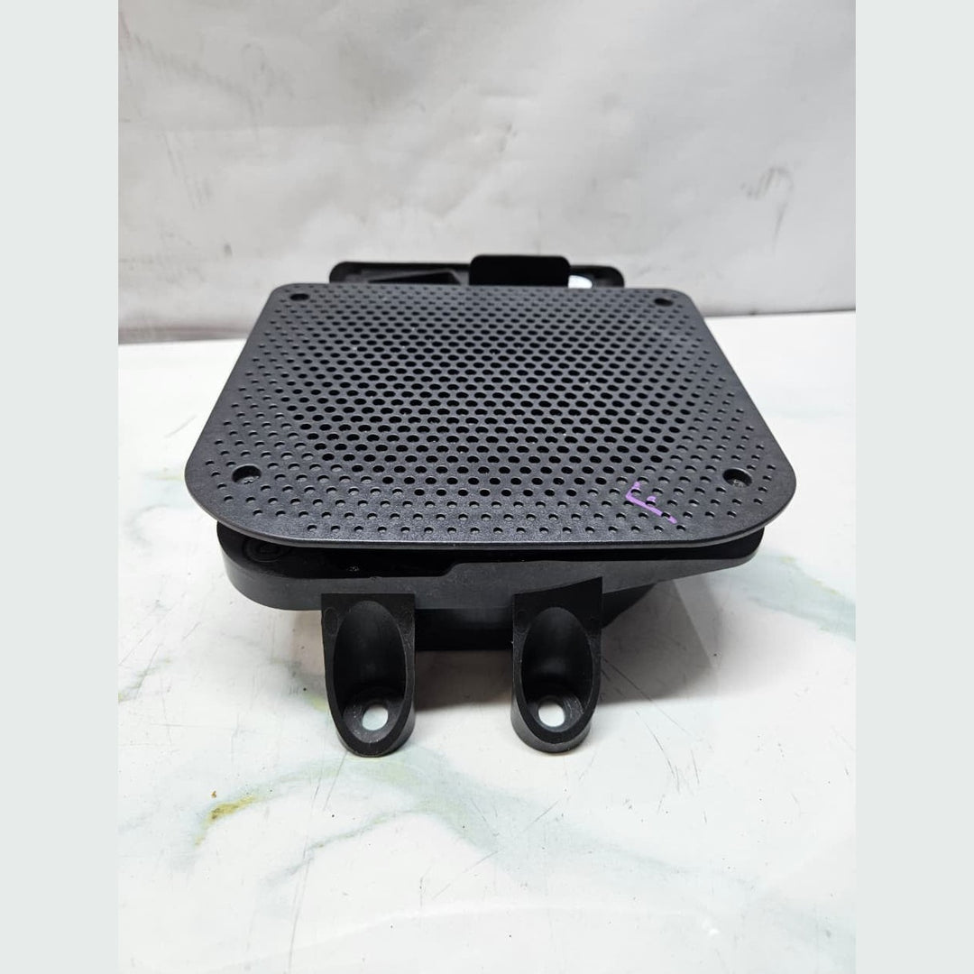 BMW 2 SERIES F45 218i FRONT RIGHT SIDE UNDER SEAT SUBWOOFER 9275996