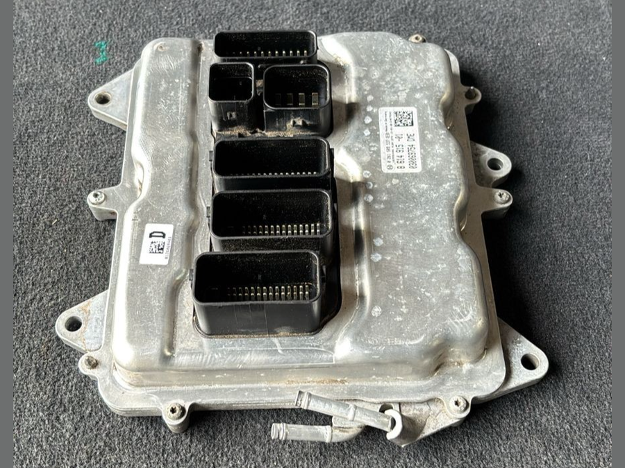 BMW F01 F02 F06 F07 F12  550i 650i 8 614 ENGINE CONTROL UNIT MODULE - 8614915