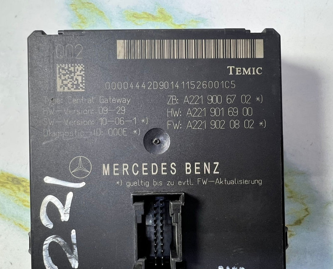 2007-2013 Mercedes-Benz W221 S-Class Gateway Control Module A221 9006702 OEM
