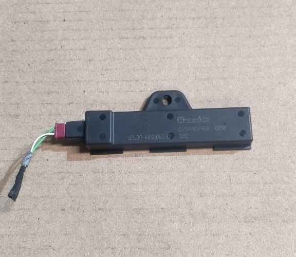 BMW F40 G20 G21 G11 G12 G15 G16 KEYLESS ENTRY COMFORT ACCESS ANTENNA- 6832065