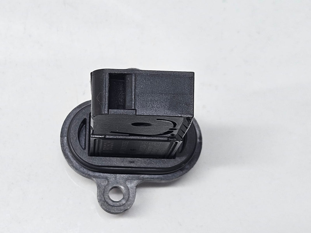 2013-2017 BMW 750i 7 Series F01 F02 F03 F04 Mass Air Flow Sensor 7613234 OEM