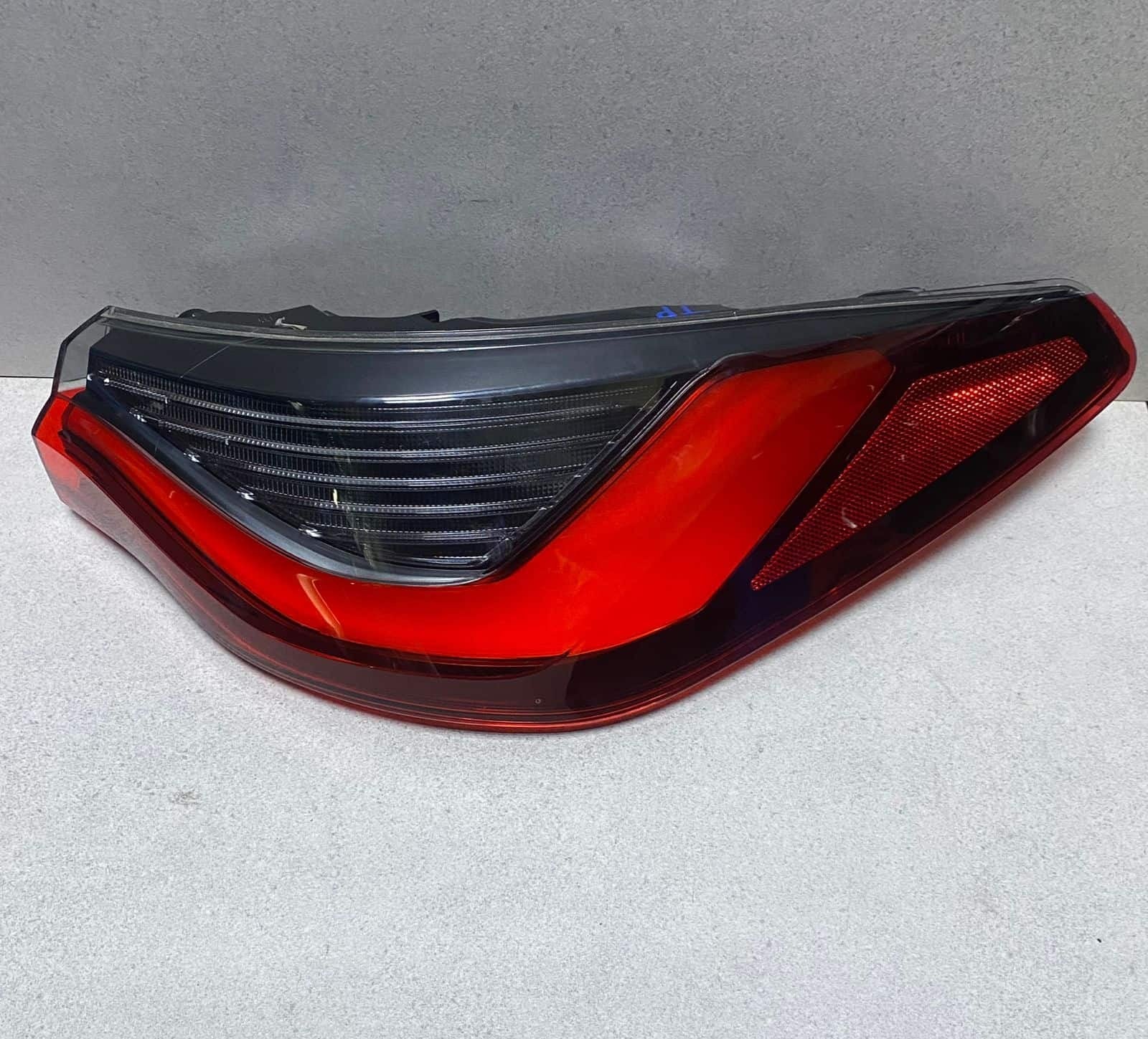 2020-2022 BMW M4 Rear Right Outer Taillight 7477606  G22 G82  430i 440i