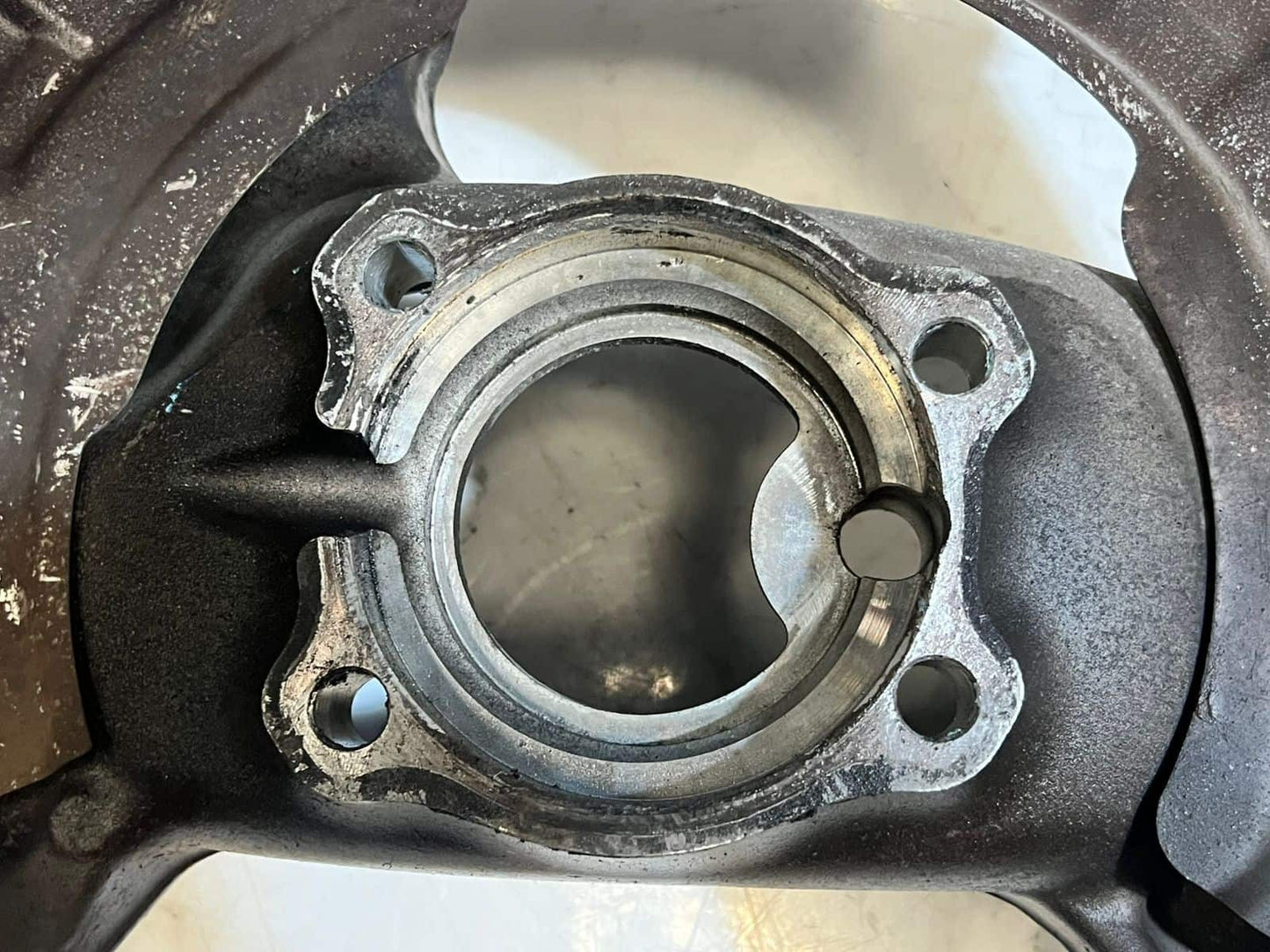 2011-2016 BMW M5 M6 F10 F12 F13 F06 Front LEFT Steering Knuckle 2284053 OEM