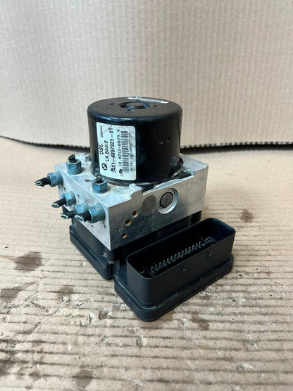 BMW 1 Series F20 F21 3 Series E90 E91 F30 ABS Pump Control Module 6857323 