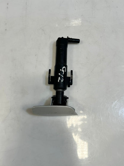 2015 BMW 740i 7 Series G11 G12 HIGH PRESSURE Headlight Washer Nozzle 7357354