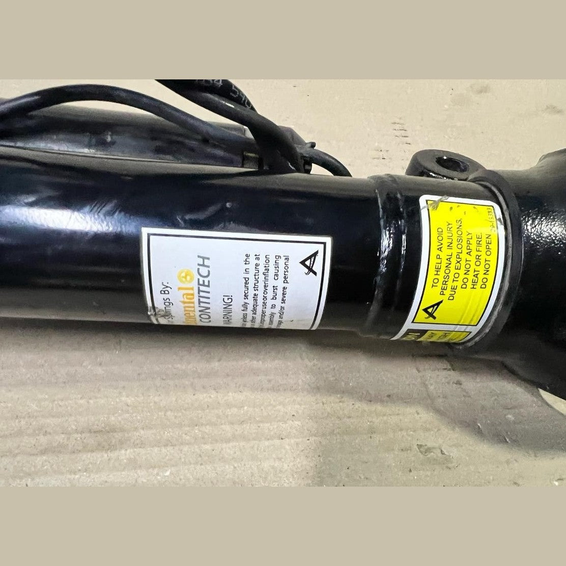 Mercedes W164 GL450 Front Right \ Left Side Air Suspension Shock Absorber Strut
